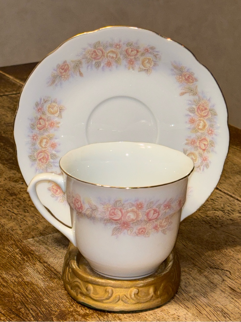 Pink Rose Porcelain Teacup & Saucer Set Gold Trim Scalloped Floral